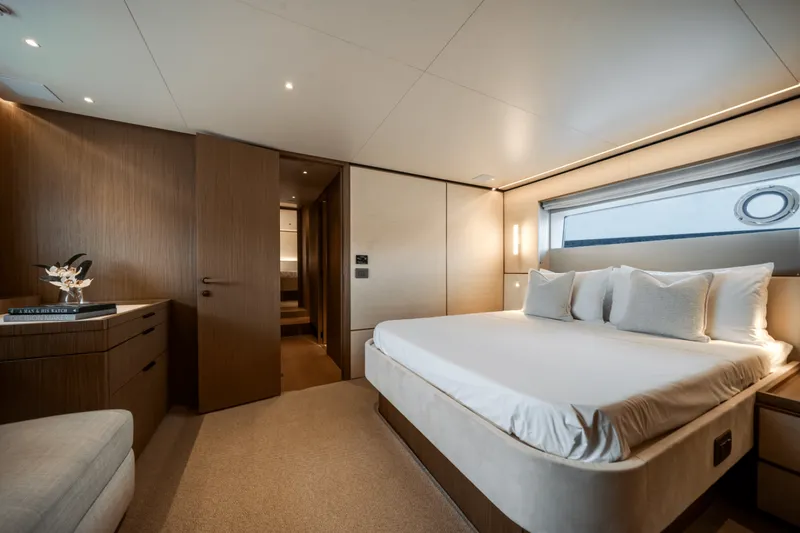 Slide: The Image of Azimut Seadeck 7 2025 - 5289402