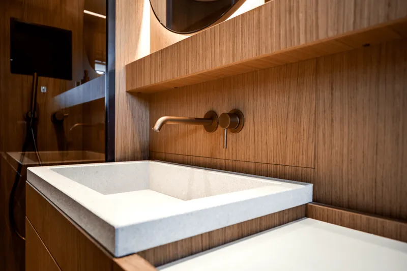 Slide: The Image of Azimut Seadeck 7 2025 - 5289408