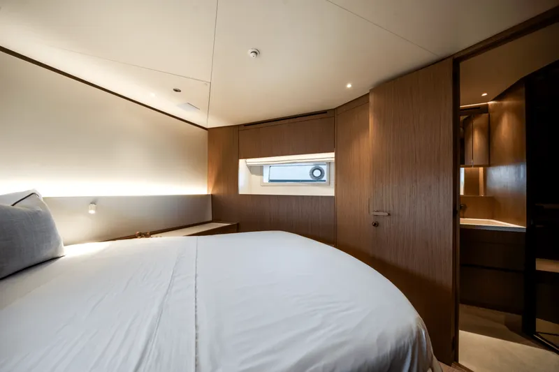 Slide: The Image of Azimut Seadeck 7 2025 - 5289411