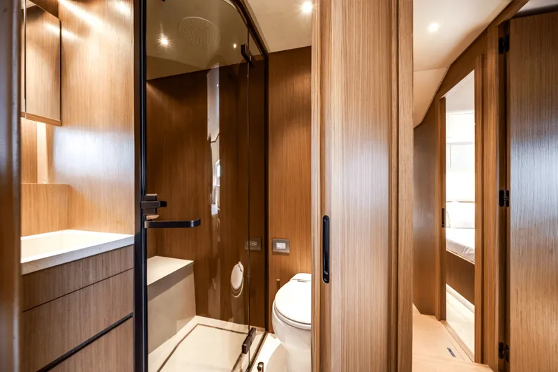 Slide: The Image of Azimut Seadeck 7 2025 - 5289414