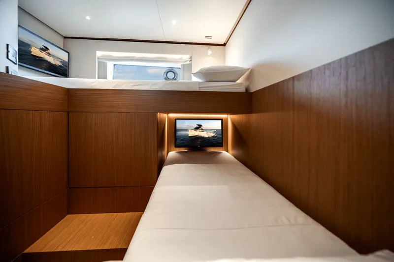 Slide: The Image of Azimut Seadeck 7 2025 - 5289420