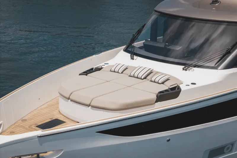 Slide: The Image of Azimut Seadeck 7 2025 - 5289381