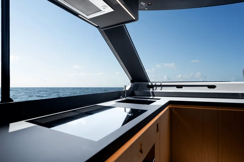 Slide: The Image of Azimut Seadeck 7 2025 - 5289422