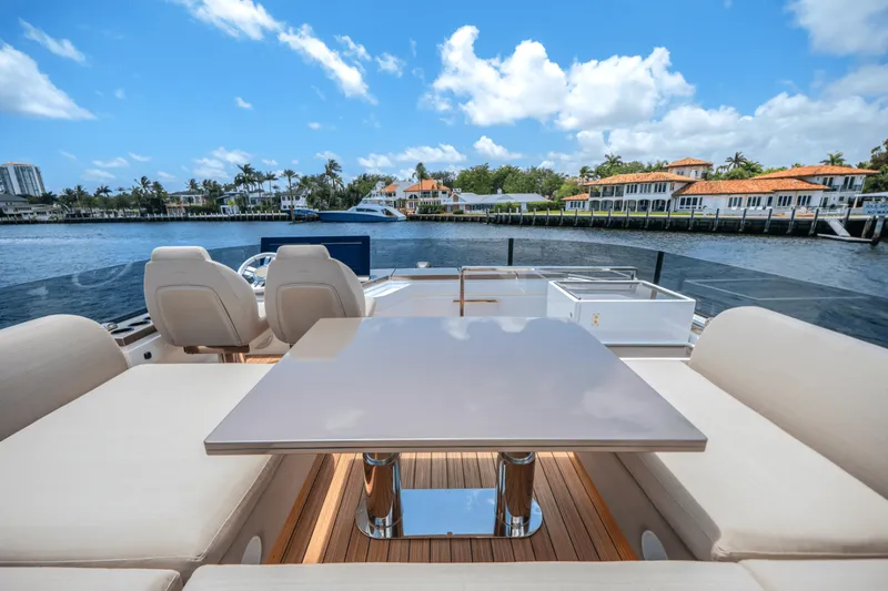 Slide: The Image of Azimut Seadeck 7 2025 - 5289445