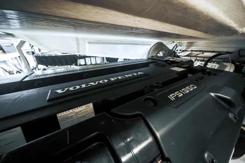 Slide: The Image of Azimut Seadeck 7 2025 - 5289446