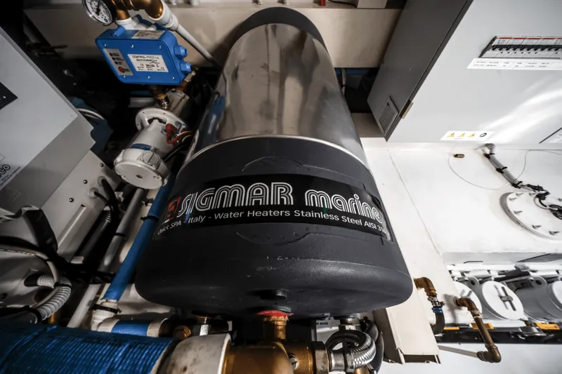 Slide: The Image of Azimut Seadeck 7 2025 - 5289447