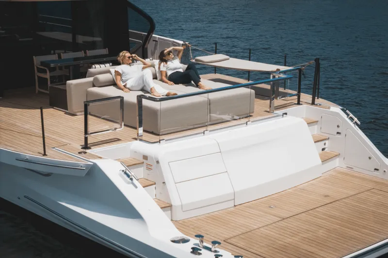 Slide: The Image of Azimut Seadeck 7 2025 - 5289452