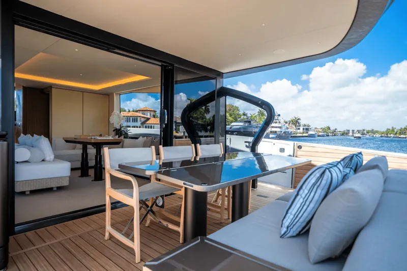 Slide: The Image of Azimut Seadeck 7 2025 - 5289430