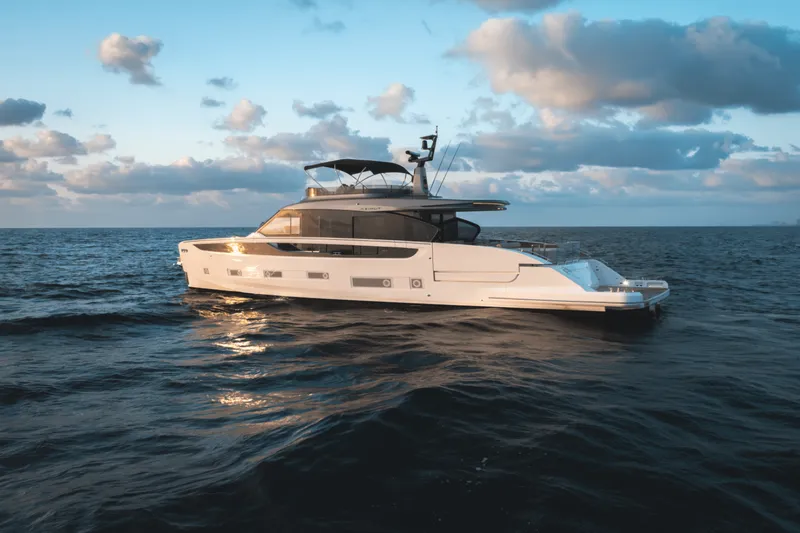 Slide: The Image of Azimut Seadeck 7 2025 - 5289455