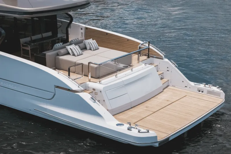 Slide: The Image of Azimut Seadeck 7 2025 - 5289385