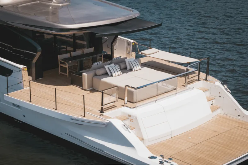 Slide: The Image of Azimut Seadeck 7 2025 - 5289386