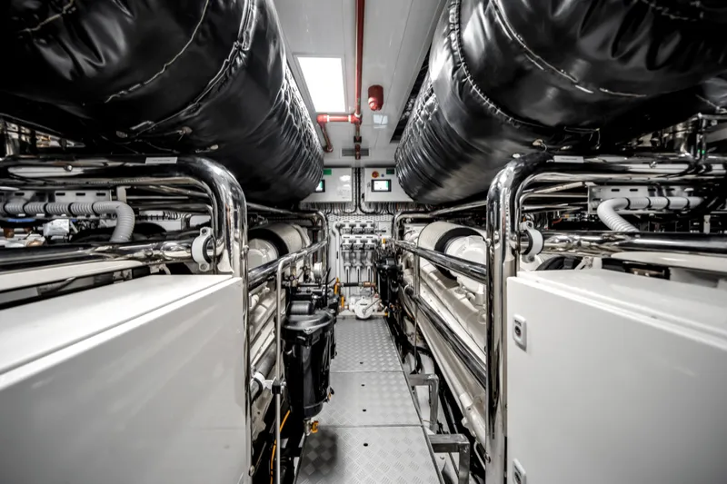 Slide: The Image of Azimut Grande 32M 2025 - 5273898