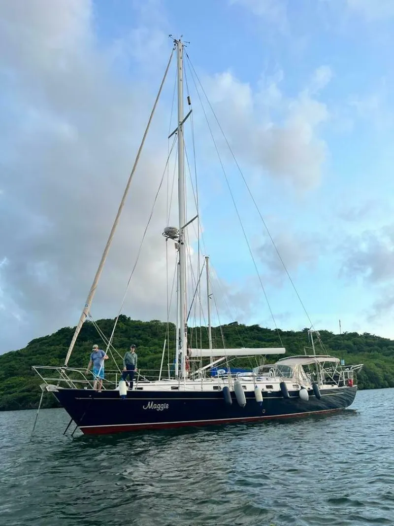 The Image of Passport 470 2000 - 5115424