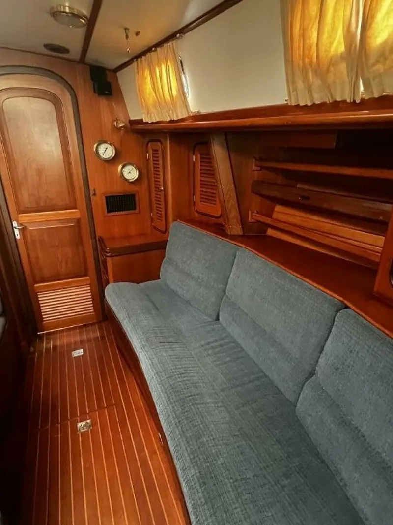 Slide: The Image of Passport 470 2000 - 5115437