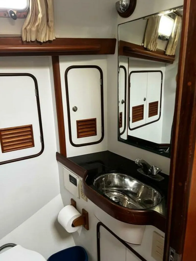 Slide: The Image of Passport 470 2000 - 5115444