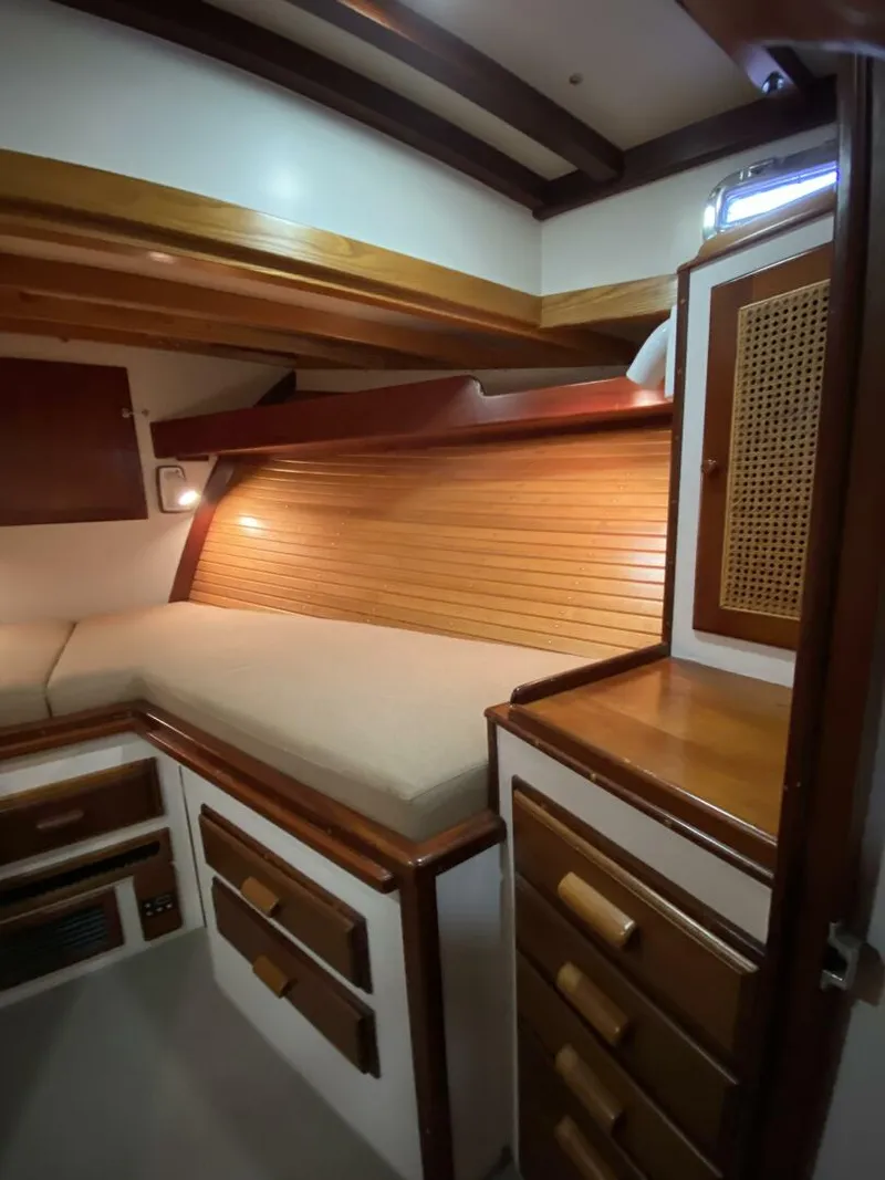 Slide: The Image of Jarvis Newman Lyman Morse Lobster style Cruiser with Aft Cabin 1988 - 5117252