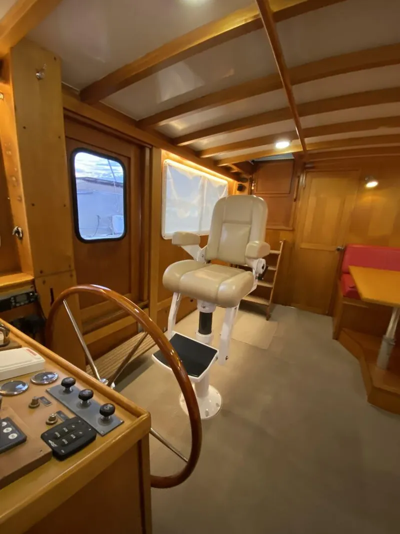 Slide: The Image of Jarvis Newman Lyman Morse Lobster style Cruiser with Aft Cabin 1988 - 5117290