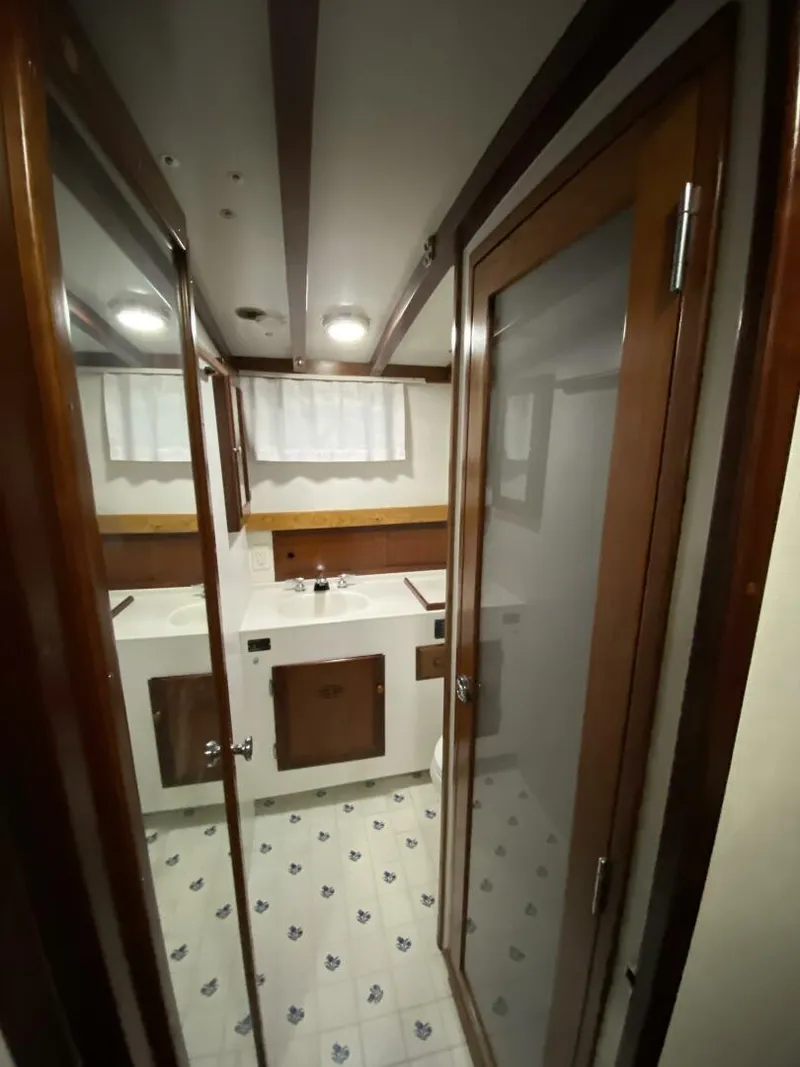 Slide: The Image of Jarvis Newman Lyman Morse Lobster style Cruiser with Aft Cabin 1988 - 5117300