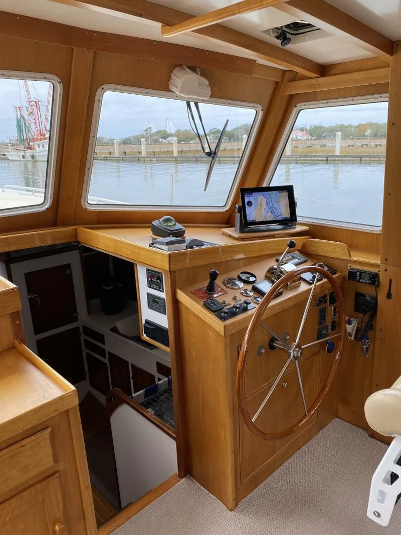 Slide: The Image of Jarvis Newman Lyman Morse Lobster style Cruiser with Aft Cabin 1988 - 5117328