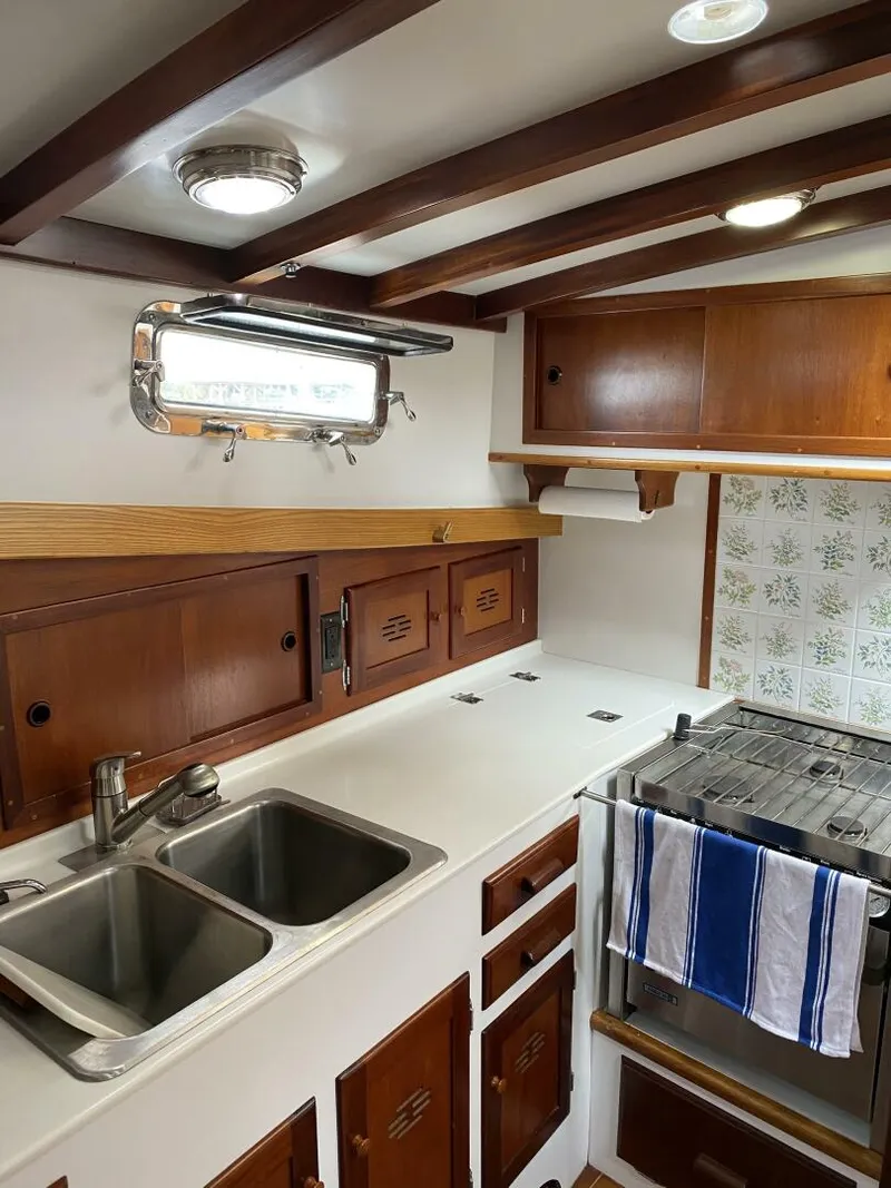 Slide: The Image of Jarvis Newman Lyman Morse Lobster style Cruiser with Aft Cabin 1988 - 5117357