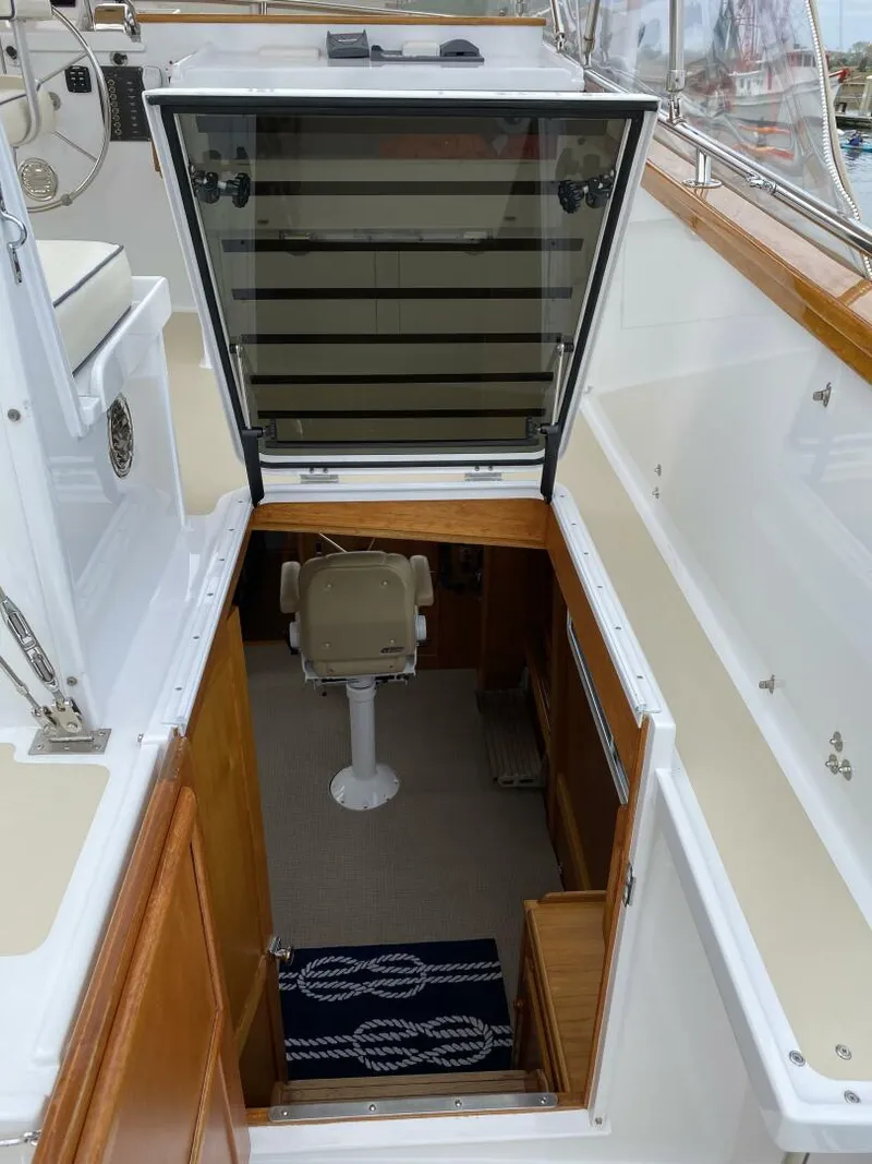 Slide: The Image of Jarvis Newman Lyman Morse Lobster style Cruiser with Aft Cabin 1988 - 5117376