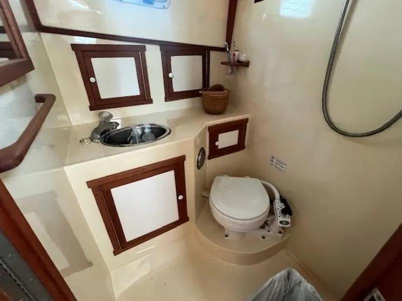 Slide: The Image of Blue Seas Flybridge Cruiser 1989 - 5118125