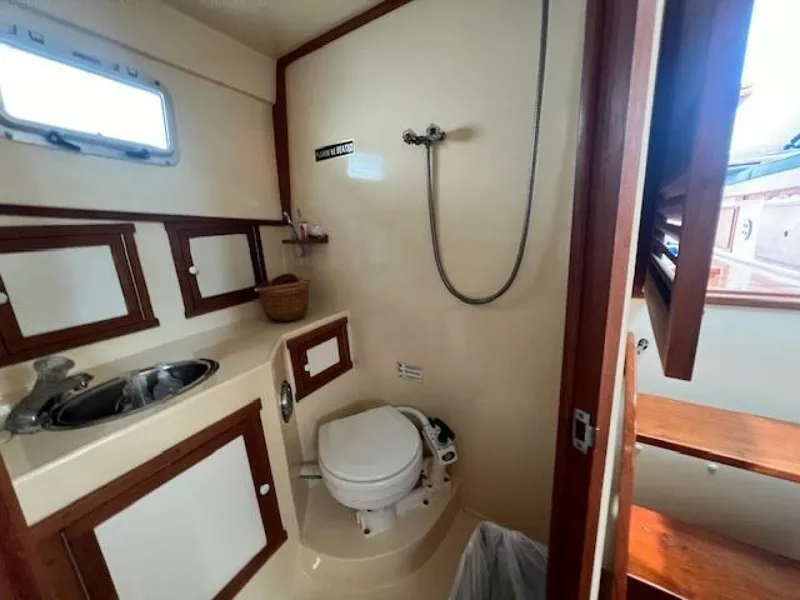 Slide: The Image of Blue Seas Flybridge Cruiser 1989 - 5118126