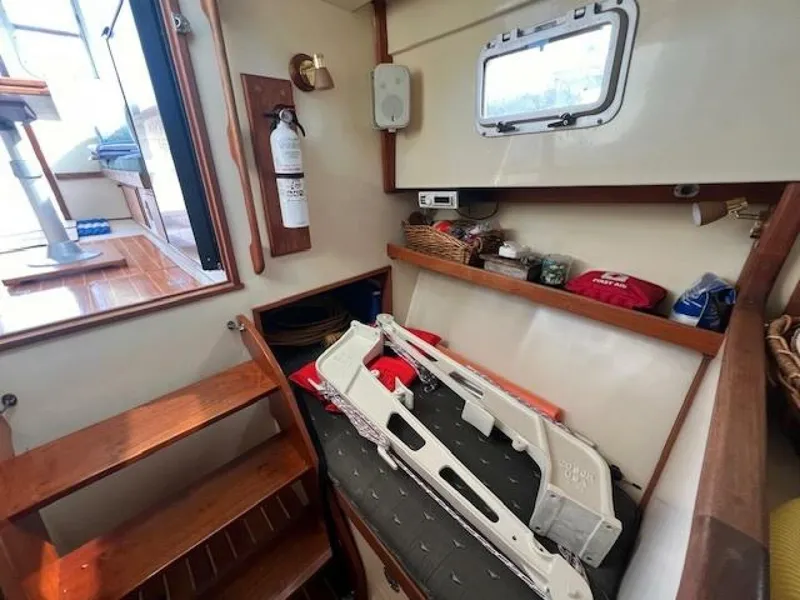 Slide: The Image of Blue Seas Flybridge Cruiser 1989 - 5118128