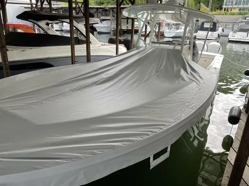 Slide: The Image of Regulator Marine 34SS Center Console 2015 - 5118150