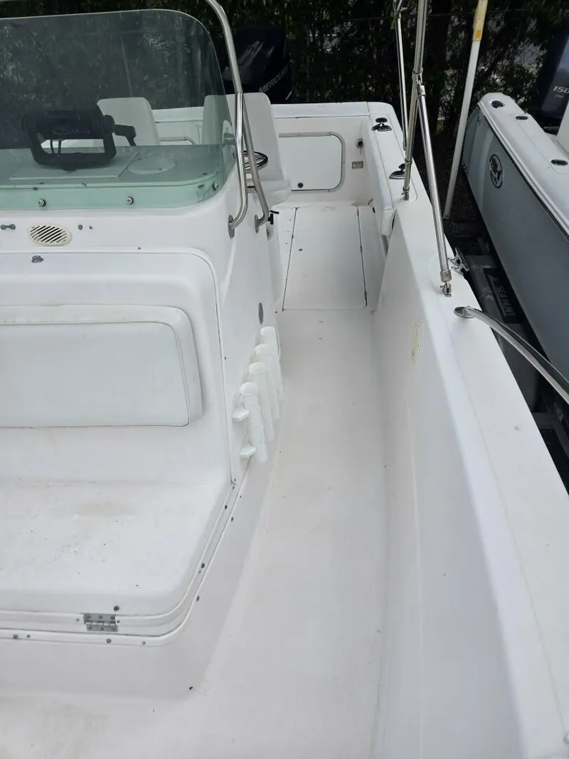 Slide: The Image of Trophy 2503 Center Console 1998 - 5118420