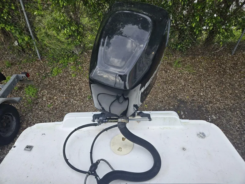 Slide: The Image of Trophy 2503 Center Console 1998 - 5118388