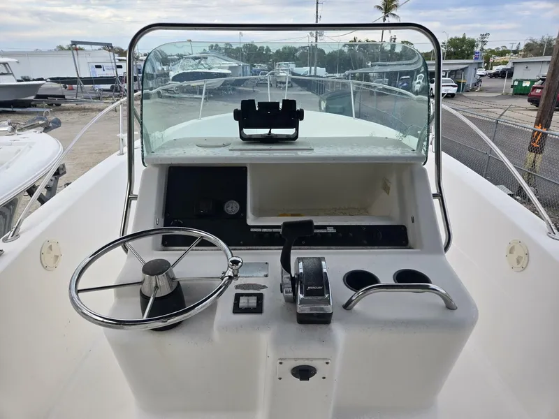 Slide: The Image of Trophy 2503 Center Console 1998 - 5118409