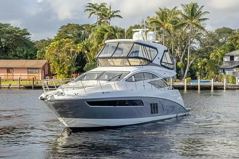 Slide: The Image of Sea Ray L590 Fly 2018 - 5118757