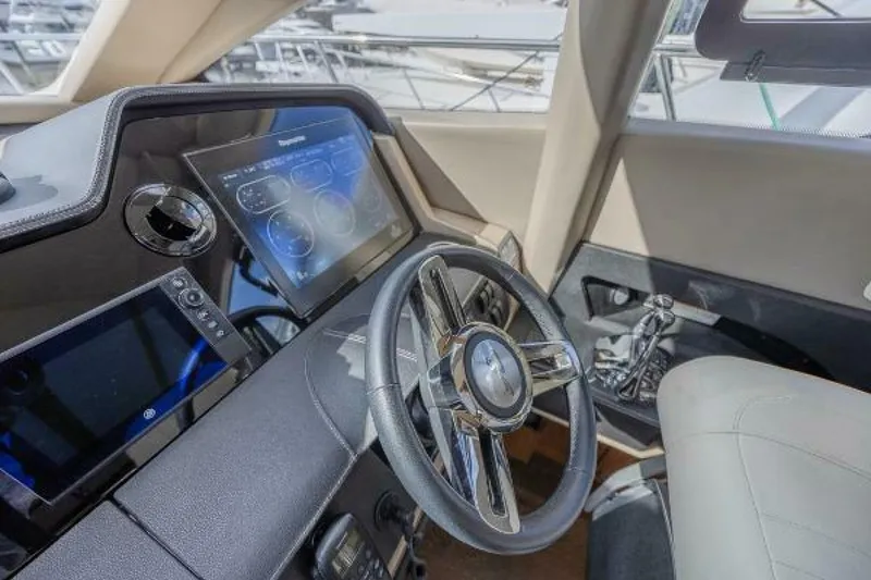 Slide: The Image of Sea Ray L590 Fly 2018 - 5118775