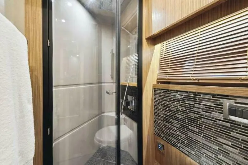 Slide: The Image of Sea Ray L590 Fly 2018 - 5118781