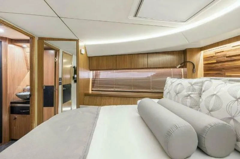 Slide: The Image of Sea Ray L590 Fly 2018 - 5118783