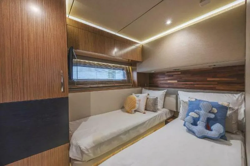 Slide: The Image of Sea Ray L590 Fly 2018 - 5118785