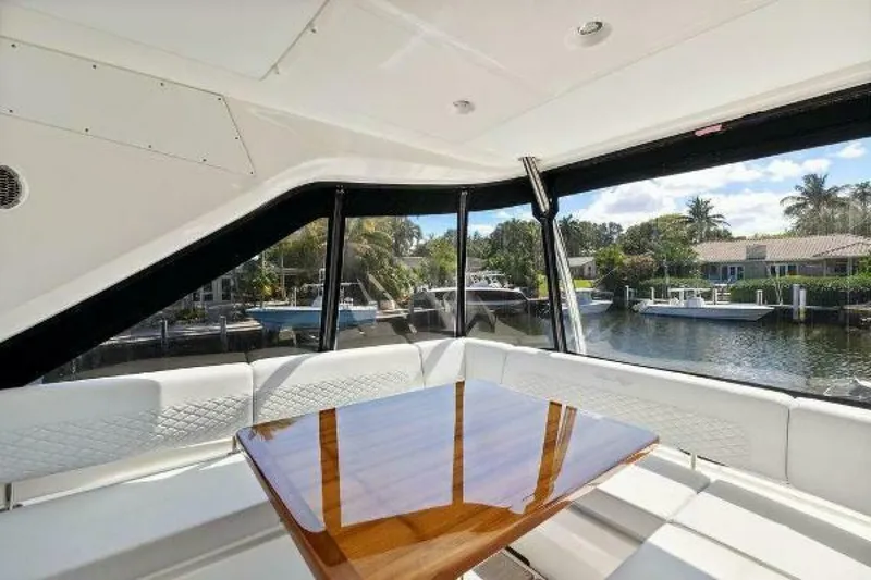 Slide: The Image of Sea Ray L590 Fly 2018 - 5118793