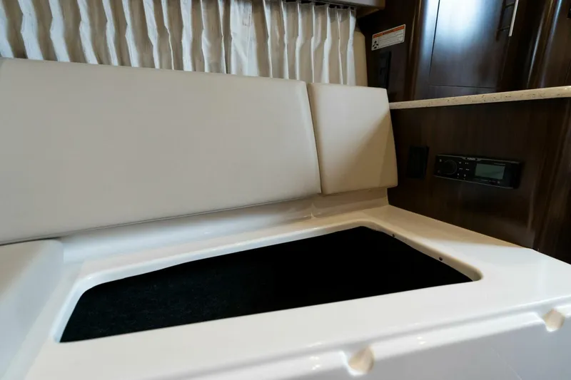 Slide: The Image of Regal 28 Express 2016 - 5119551