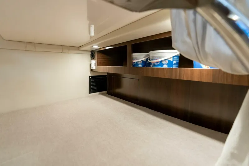 Slide: The Image of Regal 28 Express 2016 - 5119560