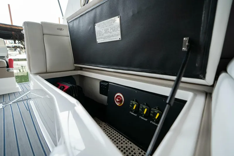 Slide: The Image of Regal 28 Express 2016 - 5119574