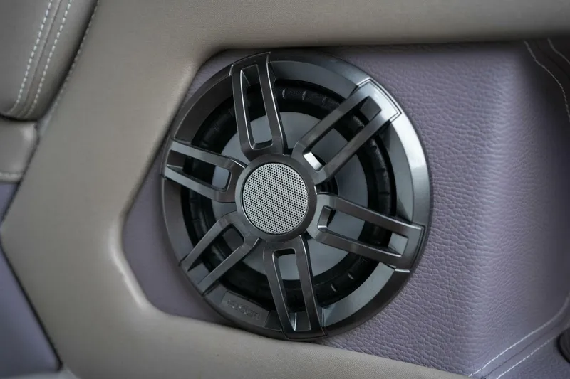 Slide: The Image of Regal 28 Express 2016 - 5119578