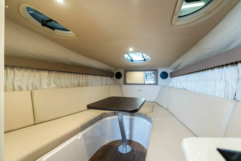 Slide: The Image of Regal 28 Express 2016 - 5119545