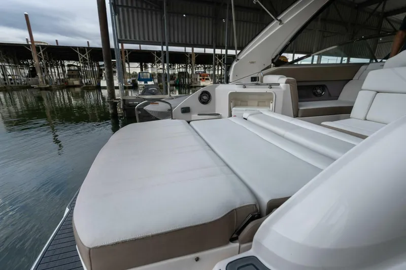 Slide: The Image of Regal 28 Express 2016 - 5119588