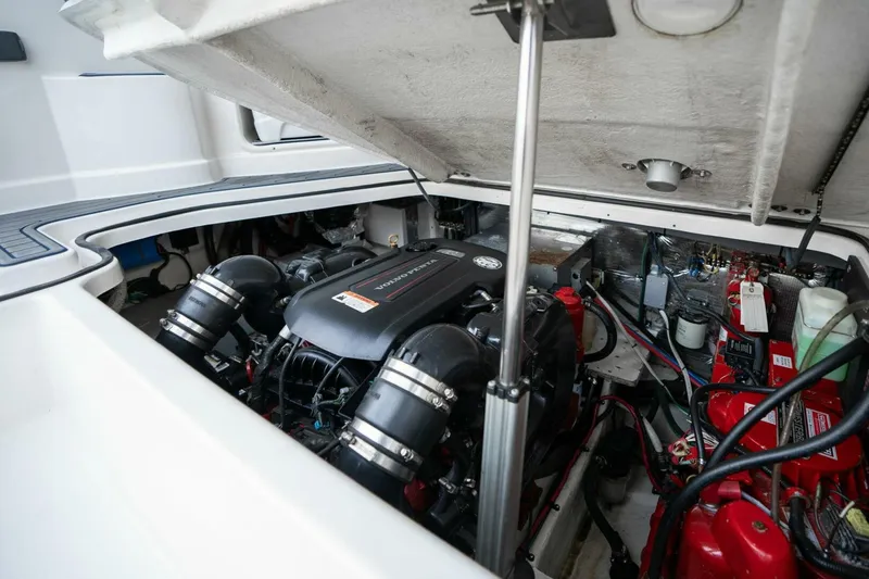 Slide: The Image of Regal 28 Express 2016 - 5119600