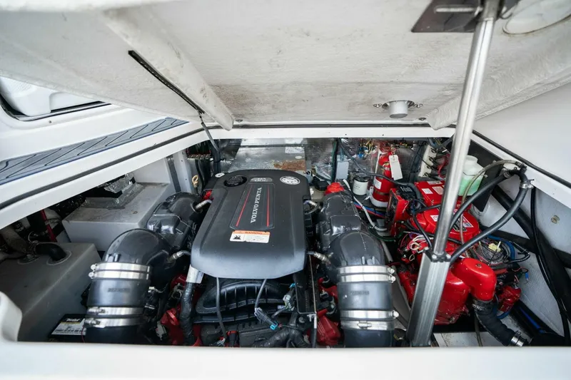 Slide: The Image of Regal 28 Express 2016 - 5119601