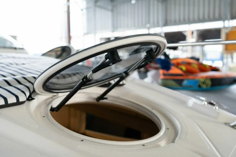 Slide: The Image of Regal 28 Express 2016 - 5119611