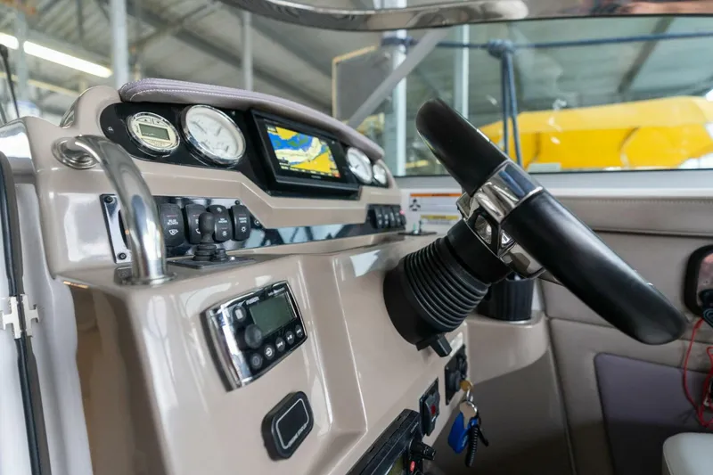 Slide: The Image of Regal 28 Express 2016 - 5119621