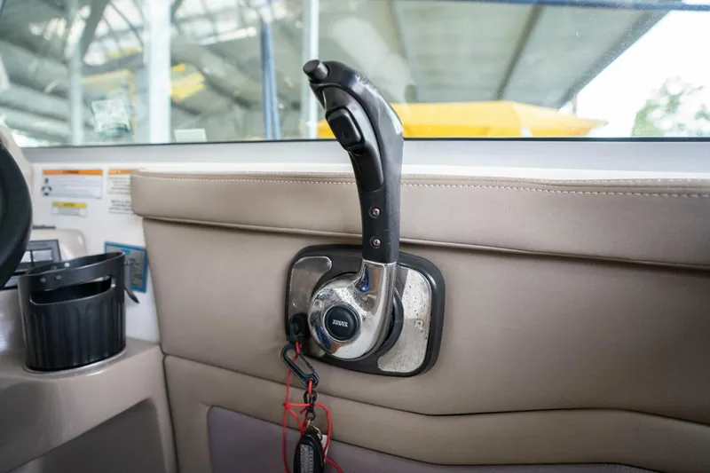 Slide: The Image of Regal 28 Express 2016 - 5119623