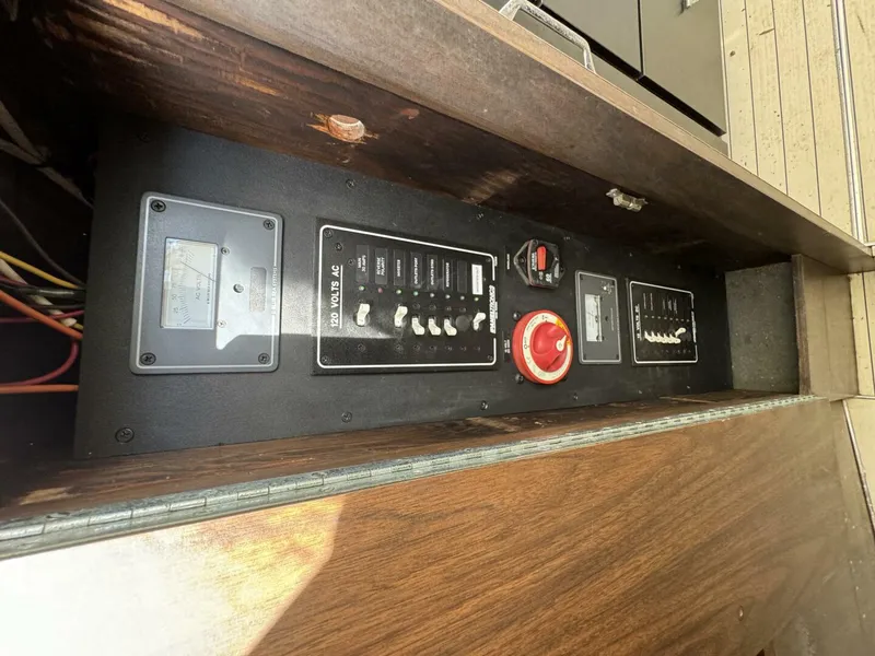 Slide: The Image of Bertram 31 1977 - 5286691